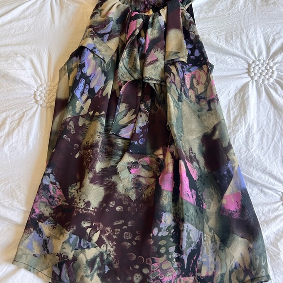 Adiva Multicolor Abstract Tank Top - Picture 1 of 3